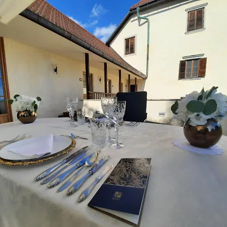 Grad Strmol Cerklje na Gorenjskem