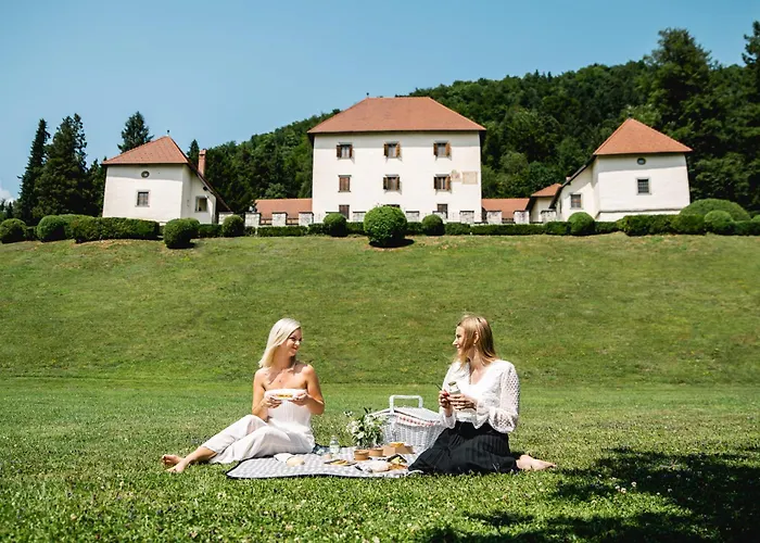 Grad Strmol Cerklje na Gorenjskem